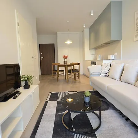 Apartmán Estate Old Town Apartment, Private Parking, Balcony