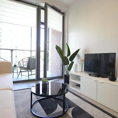 Apartmán Estate Old Town Apartment, Private Parking, Balcony *