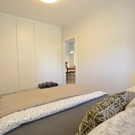 Apartmán Estate Old Town Apartment, Private Parking, Balcony